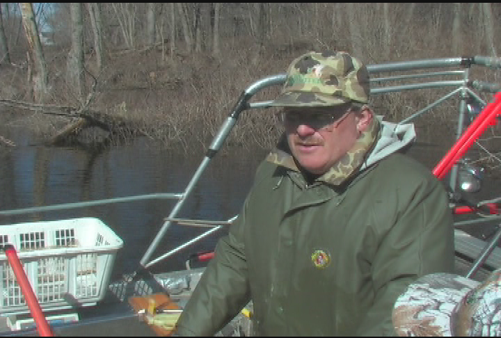 No Excuses Outdoors - Wisconsin DNR Walleye Shocking and Research