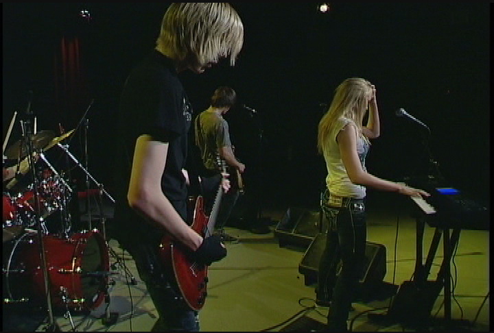 American Songwriter: Picture Me Broken