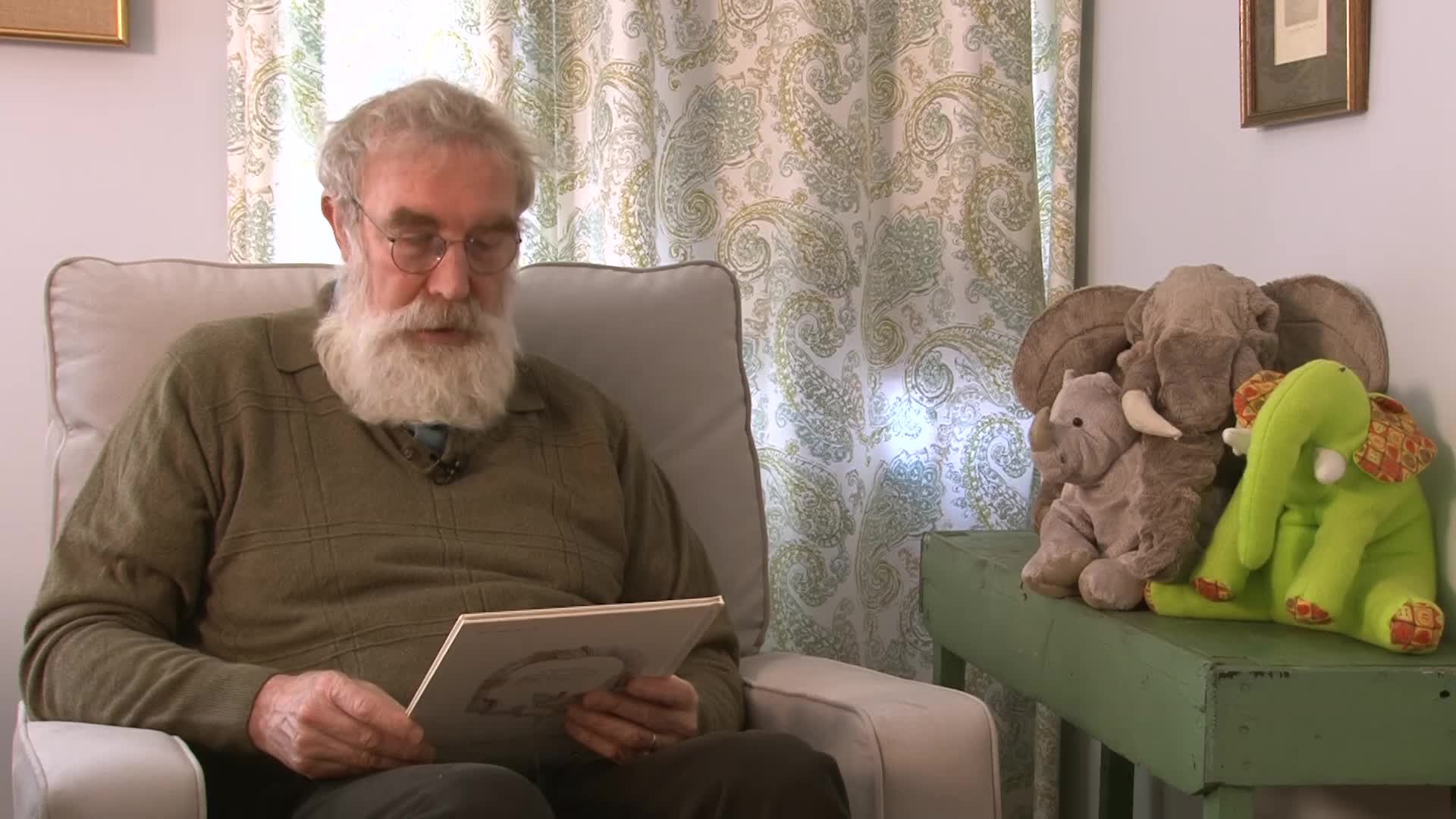 Thumbnail image for Mr. Vincent's Story Time - The Day Jimmy's Boa Ate the Wash