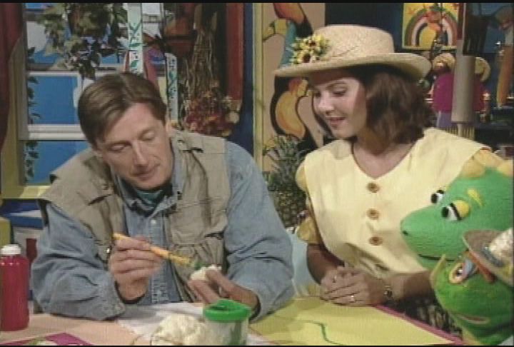 Thumbnail image for Lil' Iguana - Food Fun