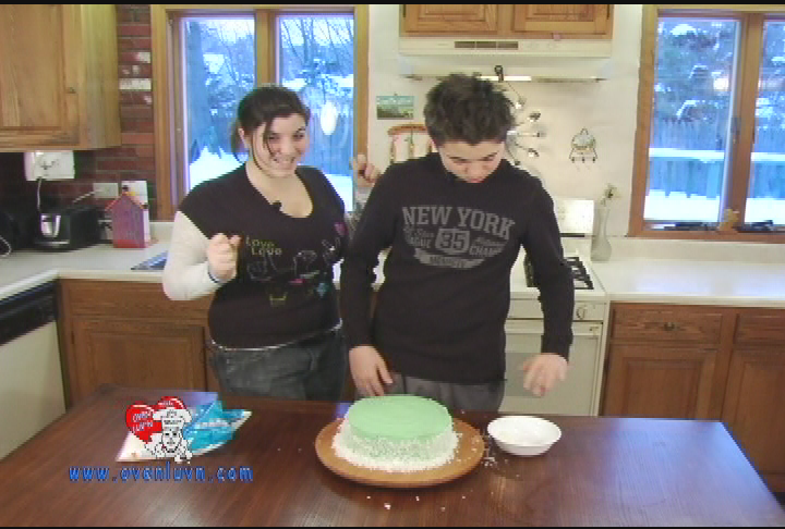 Thumbnail image for Oven Luv'n with Chef Melissa - Purple Velvet Cake