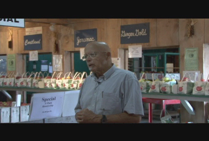 Thumbnail image for Travelin' with Erin ep1 Mac's Orchard